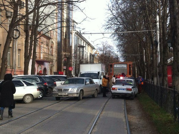 В Пятигорске трамвай и «Газель» не поделили дорогу