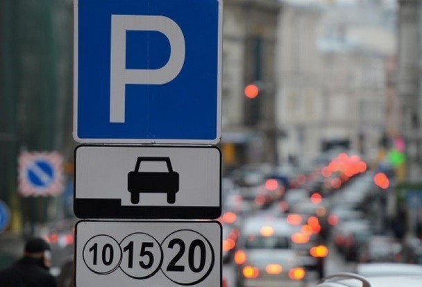 Платную парковку возле здания поликлиники в Горячеводске признали законной