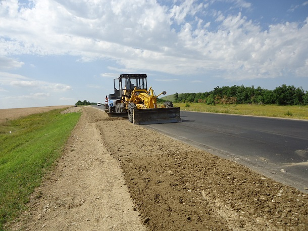 210 километров сельских дорог на Ставрополье отремонтируют к осени