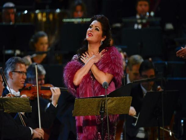 Анна Нетребко и другие звезды мировой оперы споют для ставропольчан на Александровской площади