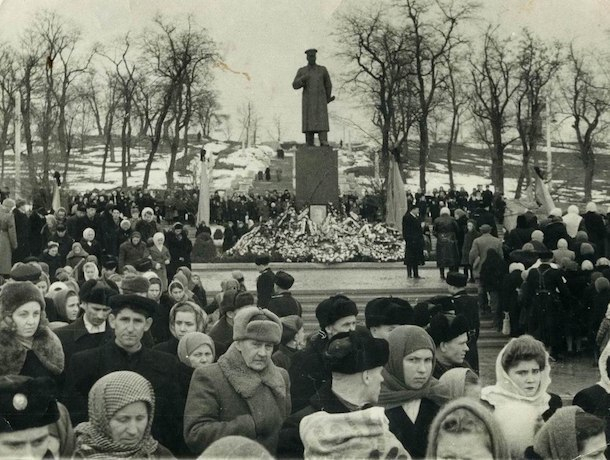 Думали, что Сталин беседует с Мао: памятники «отцу народов» исчезли холодной ставропольской ночью