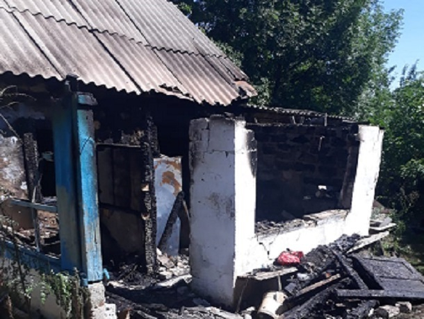 89-летняя женщина погибла в страшном пожаре на Ставрополье