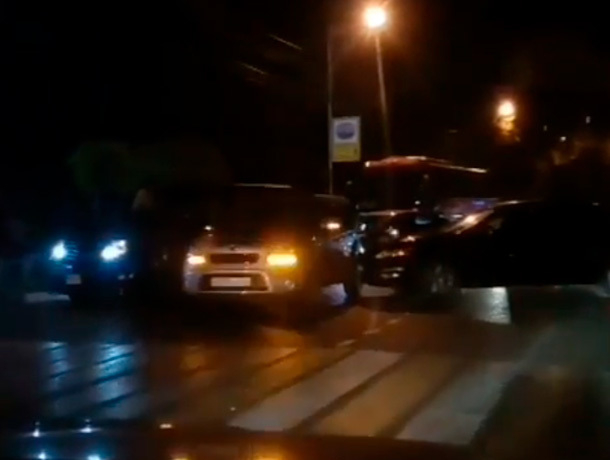 Ночное ДТП в центре Кисловодска с участием трех автомобилей