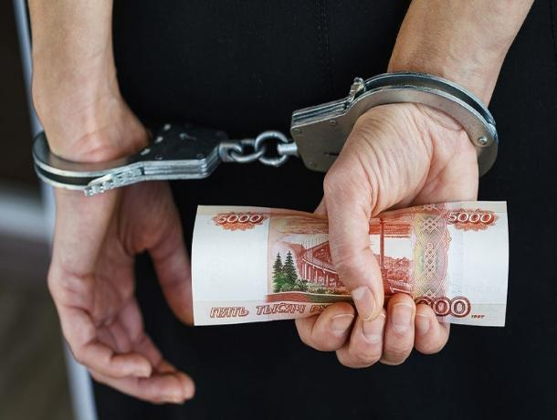 На Ставрополье мужчина задержан за взятку приставу в размере 4,5 миллионов рублей