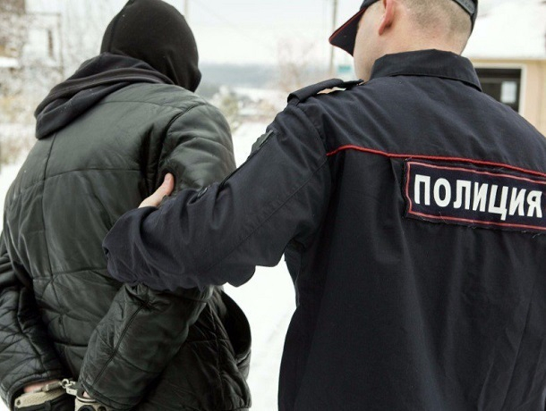 Двое подростков ограбили несколько домов на 100 тысяч рублей в Ставропольском крае