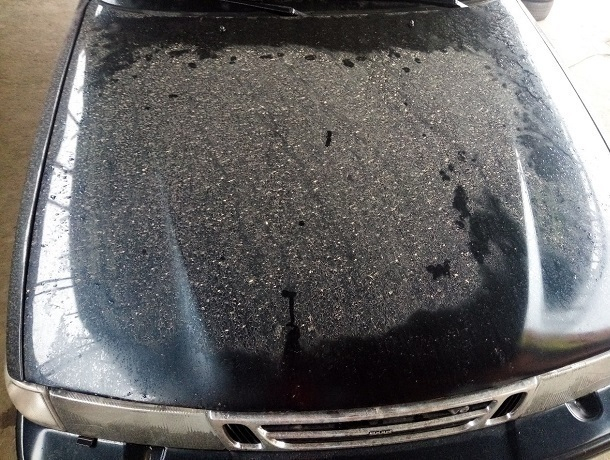 Перепугавший ставропольцев странный налет на машинах после дождя оказался обычной пылью