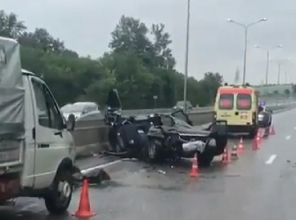 Появилось видео последствий страшной аварии с тремя погибшими в Пятигорске