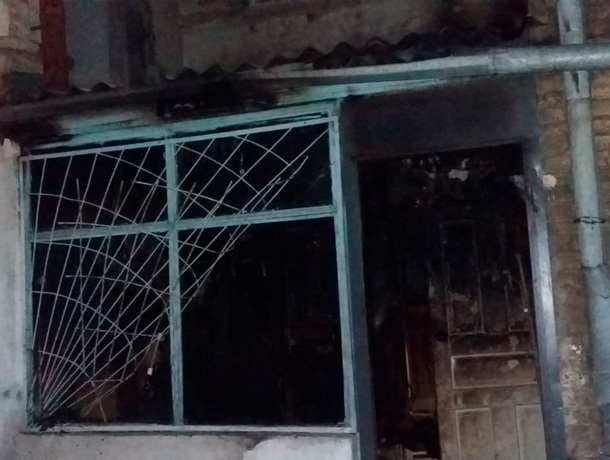 Два человека сгорели в страшном пожаре в квартире на Ставрополье
