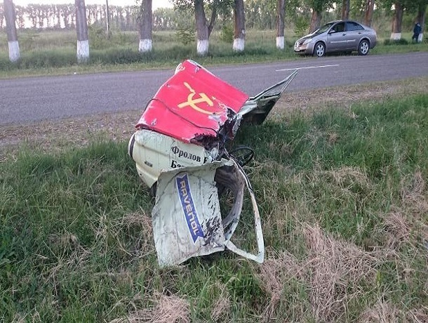 Водитель «запорожца» на полной скорости врезался в дерево и погиб на Ставрополье