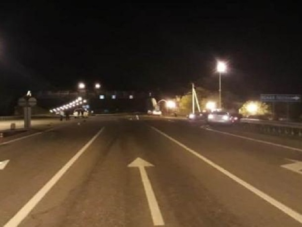 Женщину насмерть сбил «Ланд-Крузер» на ночной трассе под Кисловодском