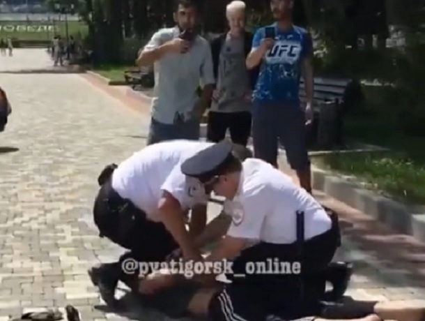 Жесткое задержание мужчины в Пятигорске попало на видео