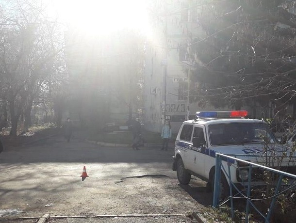 12-летнего подростка сбила «шестерка» во дворе многоэтажки в Ставрополе