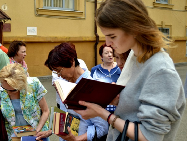 «Значит, не все потеряно»: толпы молодежи пришли за бесплатными книгами в Ставропольскую краевую библиотеку