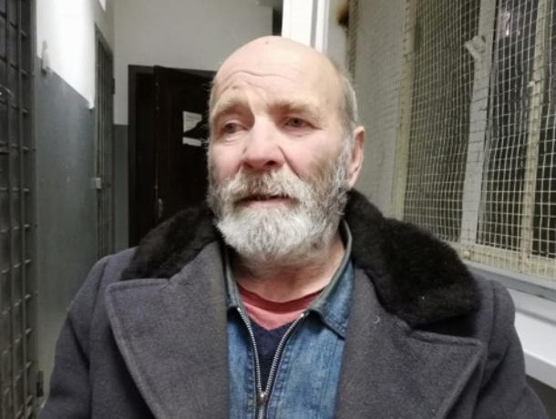 На центральном автовокзале Ставрополя нашли потерявшегося мужчину с полной потерей зрения