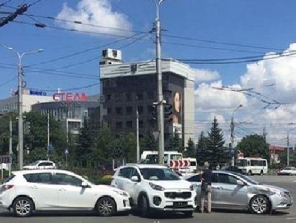 Срезу три иномарки «побились» в ДТП в Ставрополе