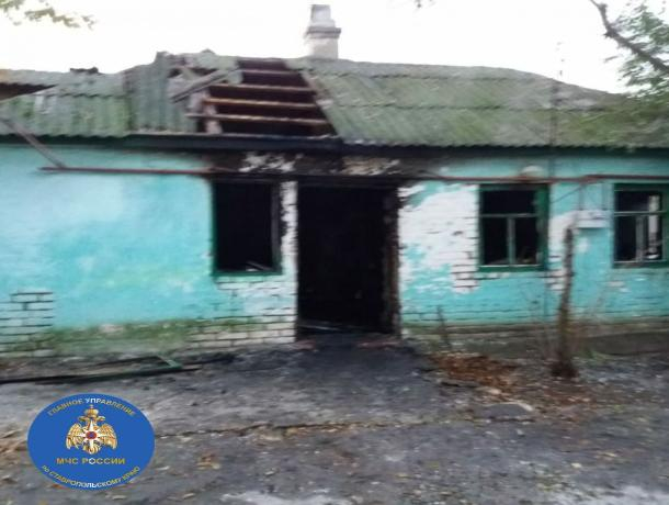 На Ставрополье в пожаре в летней кухне дома погиб человек
