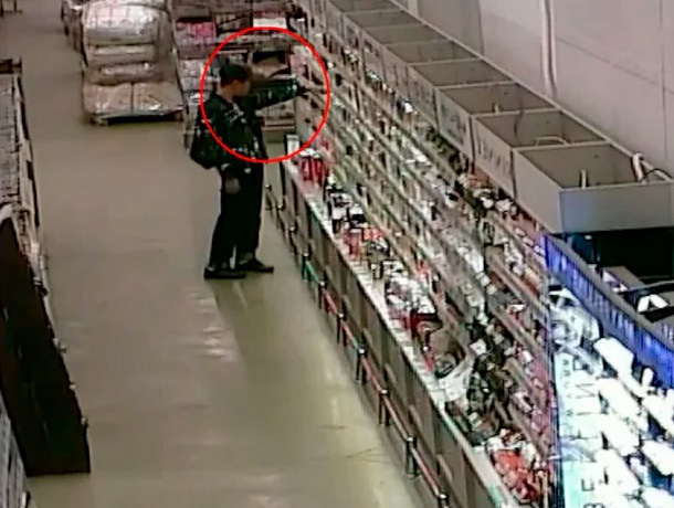 Мужчина украл аккумулятор в гипермаркете Ставрополья