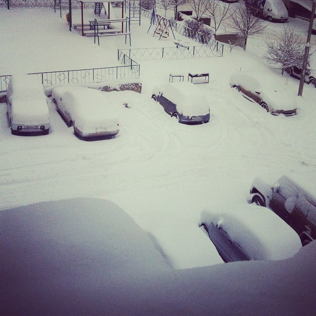 Ставропольцев просят воздержаться от поездок на личном транспорте из-за снегопада