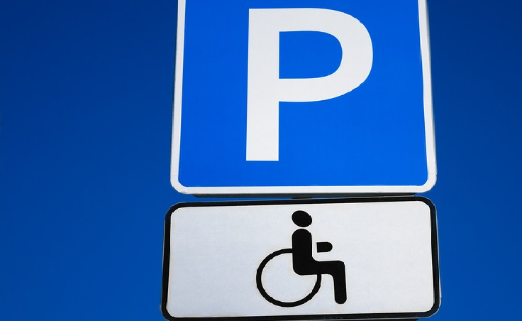 Инвалидам в Ставрополе разрешили парковаться бесплатно