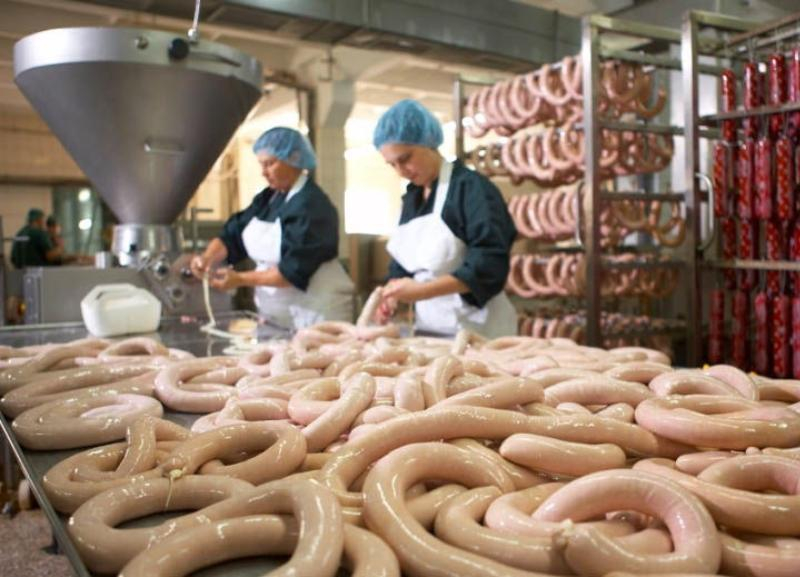 Пятигорского производителя колбасы повторно оштрафовали за изделия без срока годности
