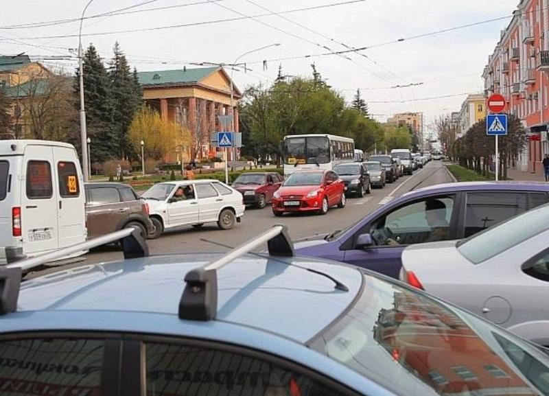 Семибалльные пробки сковали дороги Ставрополя во вторник