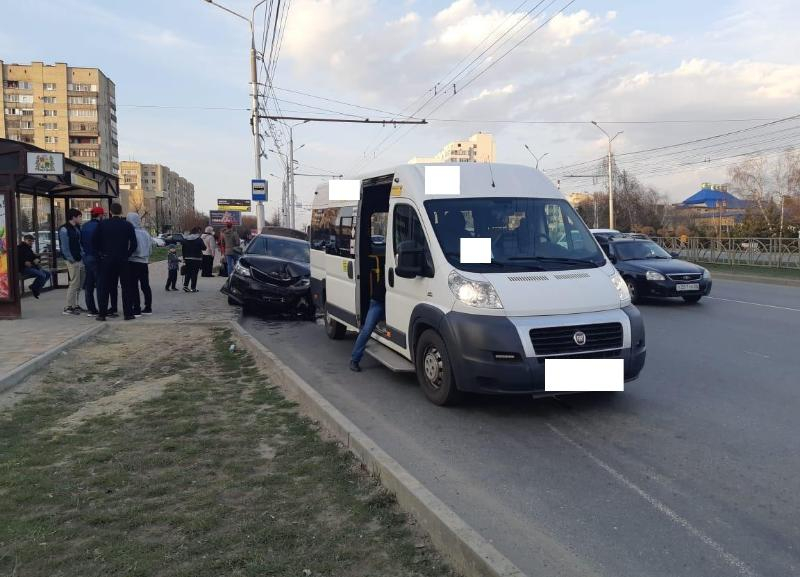 В Ставрополе в аварии с участием маршрутки пострадала пассажирка