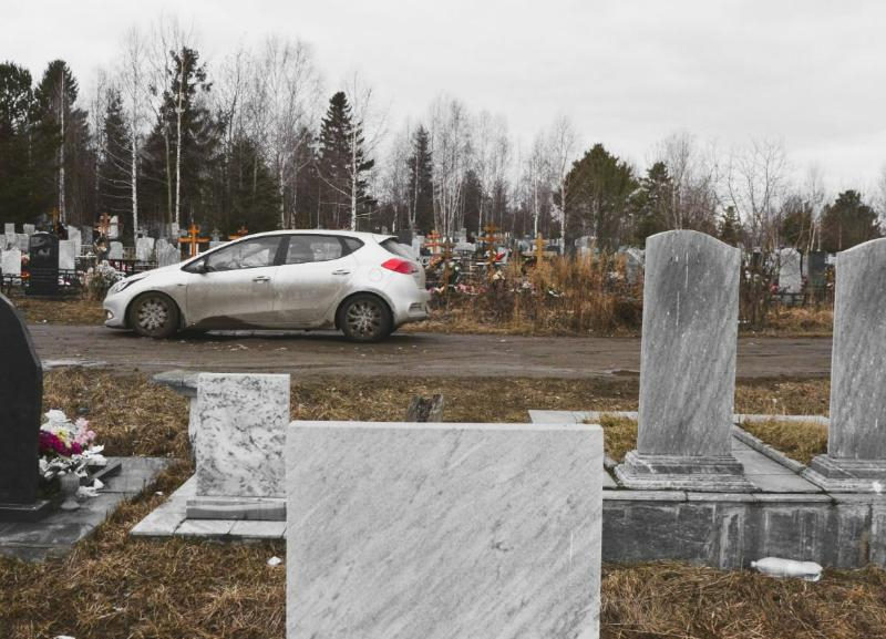 Полиция Ставрополя ищет закладочника с Крестовоздвиженского кладбища