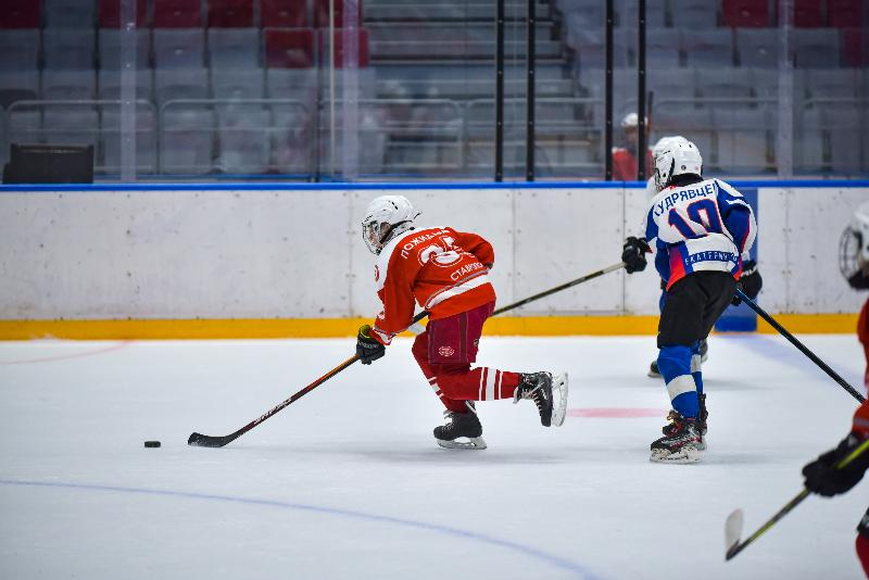 Юные хоккеисты ставропольского «Наследия» завоевали в Ессентуках серебряные трофеи
