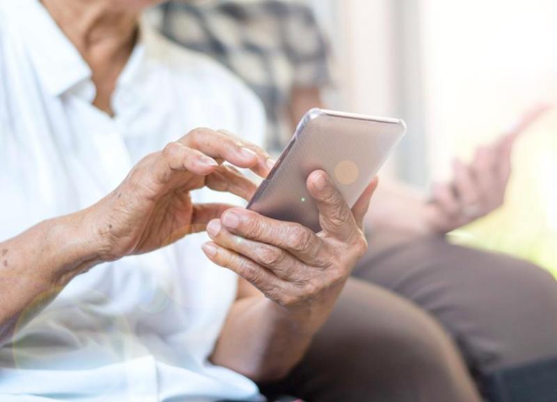 Ставропольские пенсионеры отказываются от кнопочных телефонов в пользу смартфонов