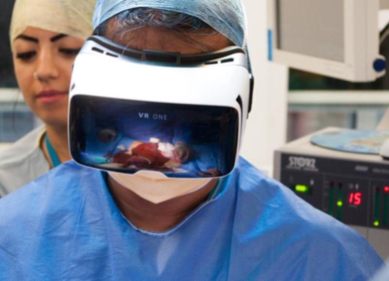 В Ставрополе хирург провел операцию в очках виртуальной реальности