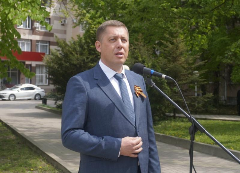 Александра Красношлыка могут отстранить от должности главы Промышленного района за просроченный контракт