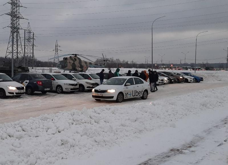 Ставропольские таксисты встали на защиту коллеги, пострадавшего в ДТП