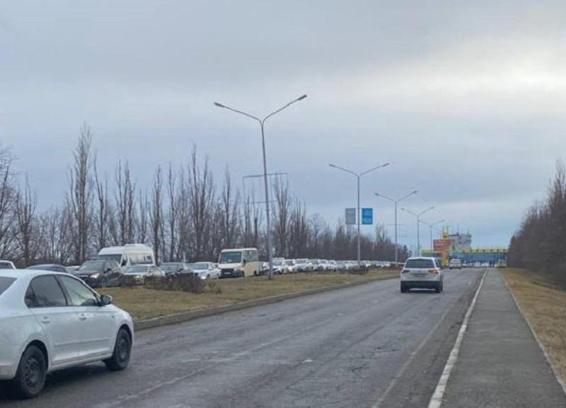 «Первые 15 минут бесплатно»: аэропорт Ставрополя объяснился за дорогую парковку