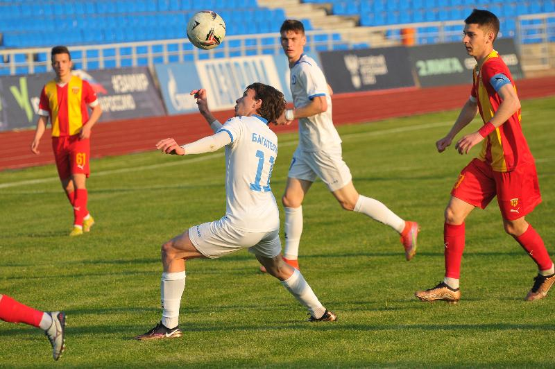 Динамовцы в матче с владикавказскими футболистами в Ставрополе порадовали игрой, но огорчили итогом