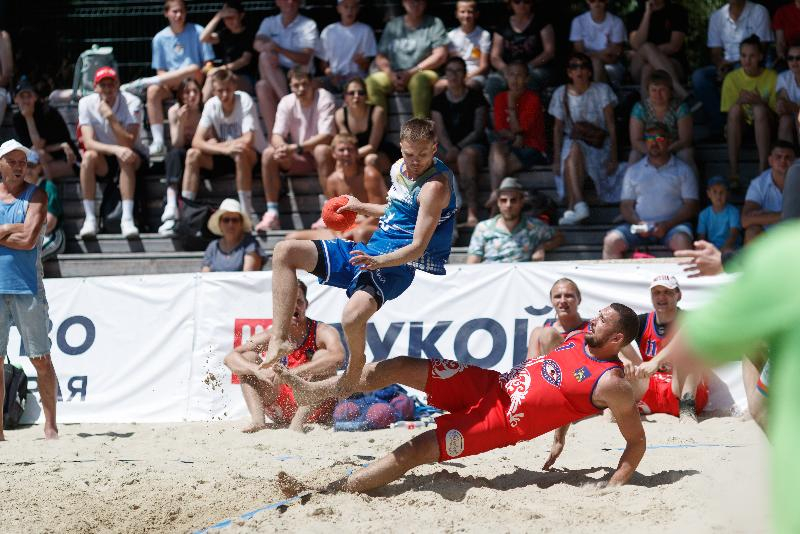 Ставропольские гандболисты-пляжники вступают в борьбу на песке за золото национального чемпионата