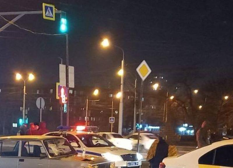 Водитель-бесправник сбил пешехода на зебре в Ставрополе
