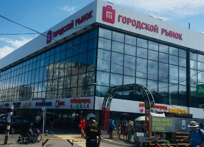Новый день — новая эвакуация: в Ставрополе и Пятигорске выводят людей из рынков и торговых центров