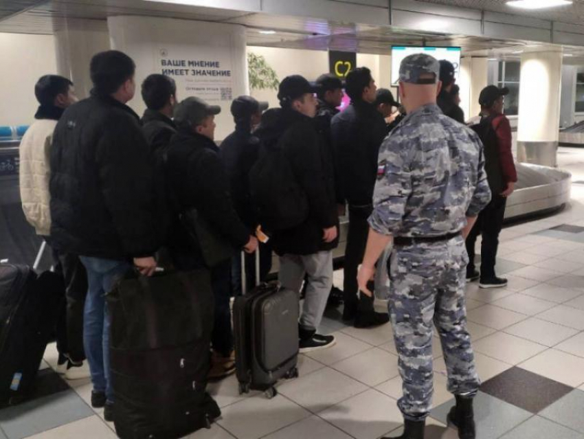 Более 400 иностранцев лишились права проживать на Ставрополье