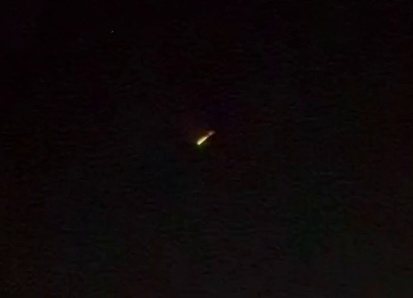 Яркая вспышка в небе: метеор пролетел над Ставропольем и попал на видео