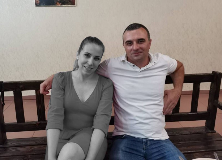 Упала с лестницы или в туалете? Странную смерть супруги и младенца в роддоме Железноводска просит проверить вдовец погибшей