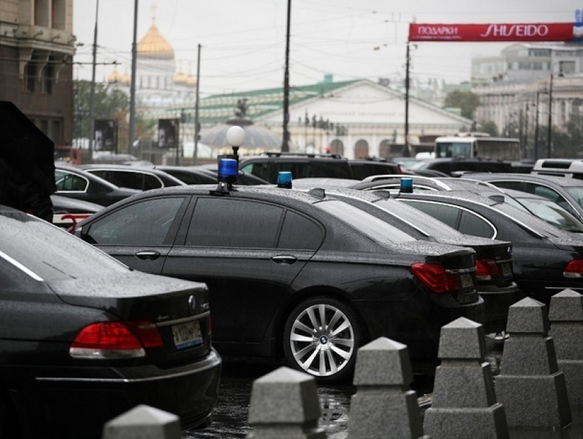 Почти 140 тысяч рублей потратят из бюджета Ставрополья на тонировку для правительственных авто 
