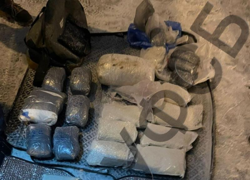 К 8 годам за решеткой приговорили ставропольца за попытку провезти 35 килограммов наркотиков
