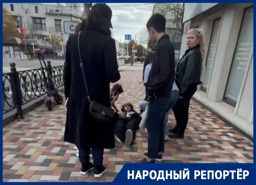 Упал и не мог сам встать с асфальта: еще один инцидент с самокатчиком произошел в Ставрополе