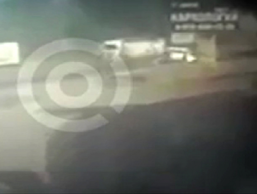 Причина страшного ДТП со сбитой большегрузом пассажирской маршруткой на Ставрополье попала на видео