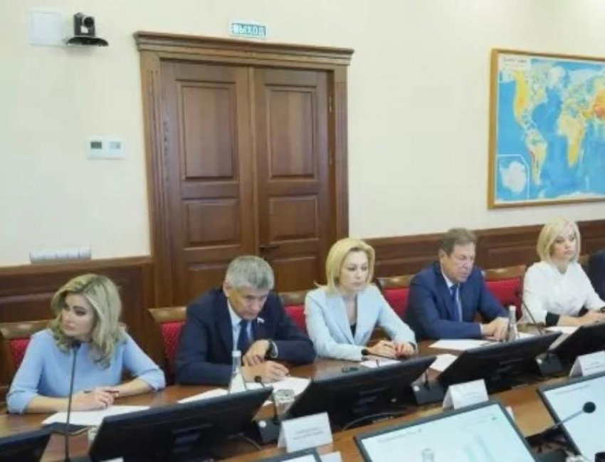 Всего один запрос на семерых депутатов Ставрополья размещен в Госдуме РФ за 2 года