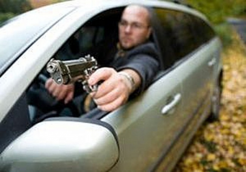 Водитель автомобиля в Ставрополе устроил стрельбу в пешехода
