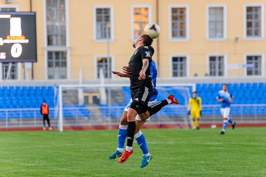 У лидеров в обеих группах — по 28 очков: подводим итоги 13 тура чемпионата Ставрополья по футболу 