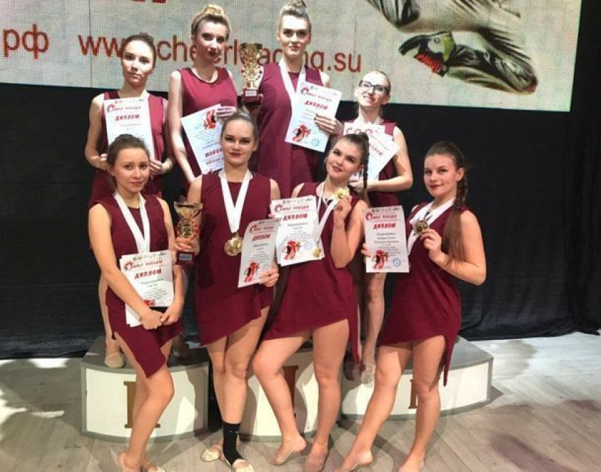 Девушки из группы поддержки СтГАУ стали чемпионками СКФО