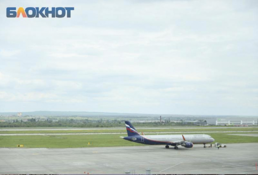 Авиаперевозчик не накормил задержавшихся в Ставрополе пассажиров и попал под административку