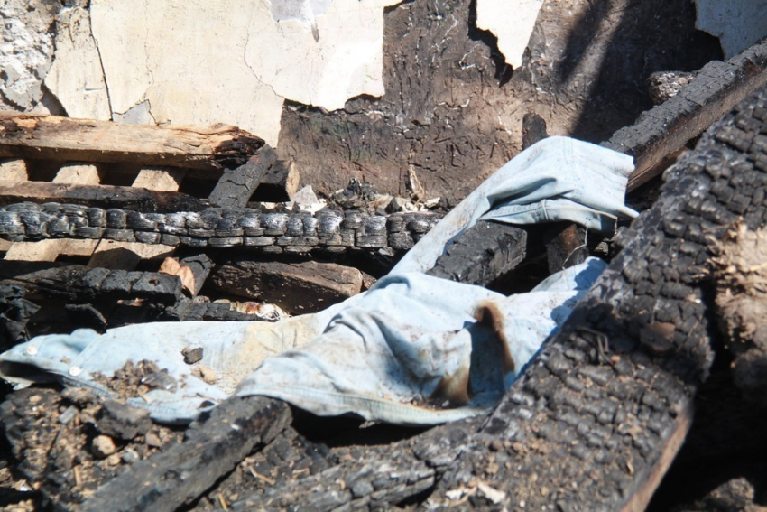 Пожарные отстояли жилье стариков